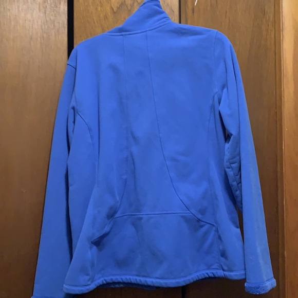 North Face Women’s Jacket.  Fluffy inside. Soft and cuddly. Size large. - Picture 2 of 9